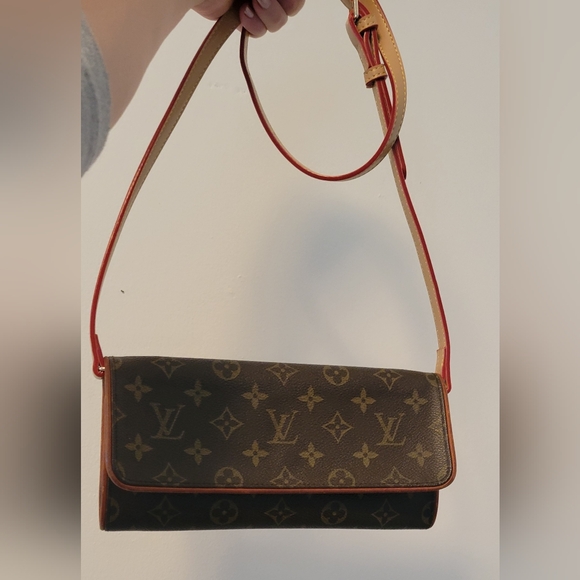 100% Authentic Louis Vuitton Twin GM Pochette, serial Code : CA0051 - Picture 8 of 17